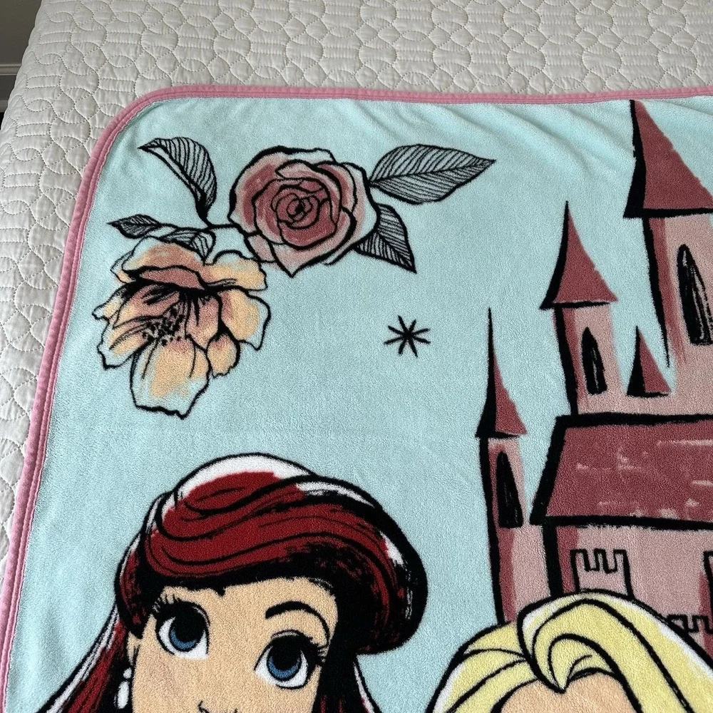 Disney Princess Blanket Ariel Moana Rapunzel Castle Northwest Fleece Throw Pink